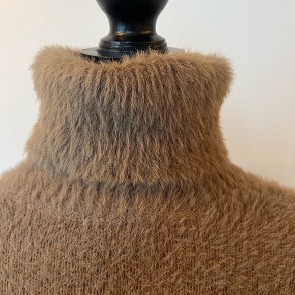 Zara Fuzzy Oversized Turtleneck - Picture 4 of 10